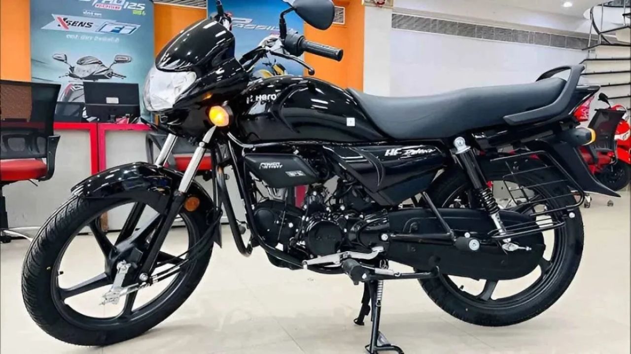 Hero HF Deluxe Flex बाइक अब E20 फ्यूल पर भी चल सकती है। जानिए इसकी कीमत, माइलेज, फीचर्स और परफॉर्मेंस के बारे में सबकुछ आसान भाषा में।